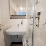 Appartamento Come4stay - Modern - Parkplatz By Interhome *